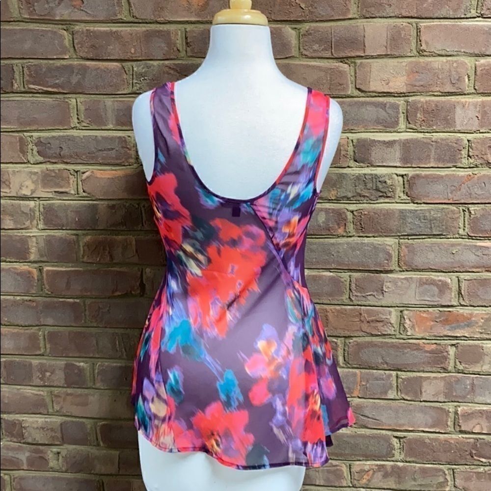 Express multi color tank blouse - Picture 3 of 7